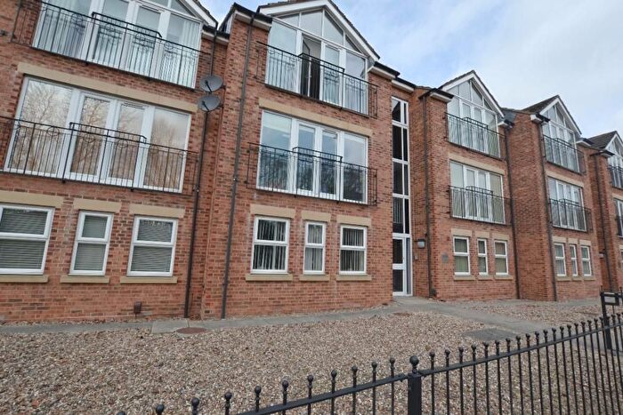 2 Bedroom Flat For Sale In Fellside Mews, Whickham, NE16