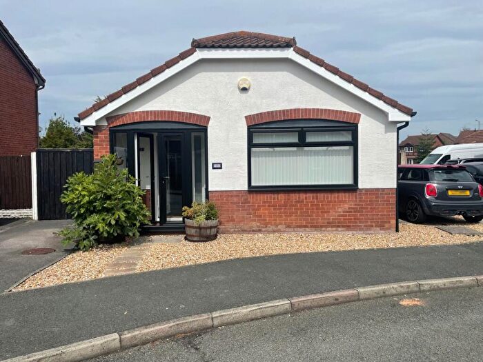 2 Bedroom Detached Bungalow For Sale In Kingsthorne Park, Hunts Cross, L25