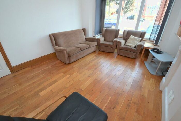 5 Bedroom Detached House To Rent In Melton Road, West Bridgford, NG2