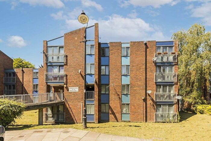 2 Bedroom Flat For Sale In Copley Close, Hanwell, W7