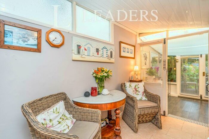 2 Bedroom Cottage To Rent In Castle Street, PO16