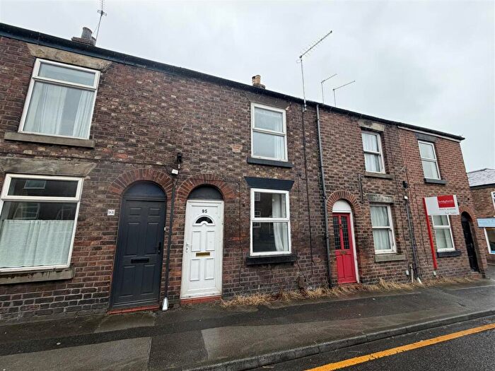 2 Bedroom House To Rent In Chester Road, Macclesfield, Cheshire, SK11