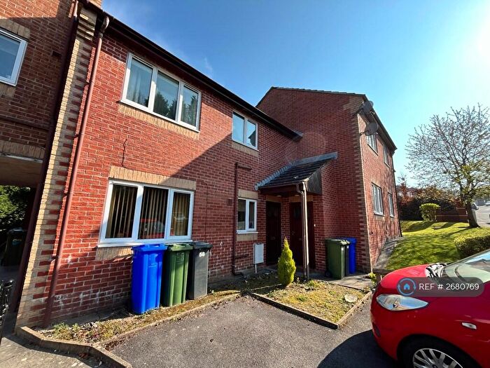 1 Bedroom Maisonette To Rent In Berkeley Crescent, Hyde, SK14