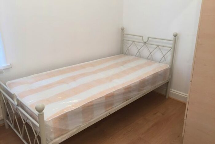 2 Bedroom Flat To Rent In Sherringham Ave, Tottenham, N17