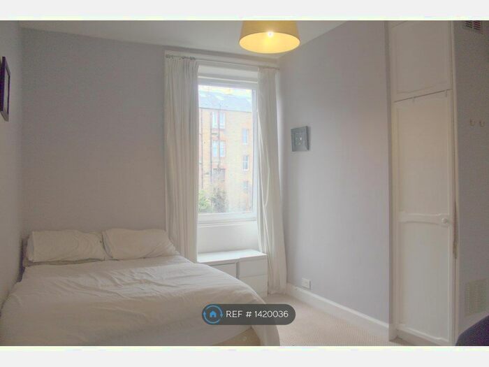 1 Bedroom Flat To Rent In Watson Crescent, Edinburgh, EH11