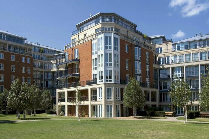 2 Bedroom Flat To Rent In Coleridge Gardens, Chelsea, SW10