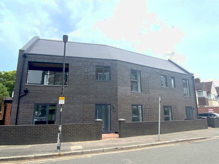 2 Bedroom Flat To Rent In Queens Quarters, Mitcham, Merton, CR4