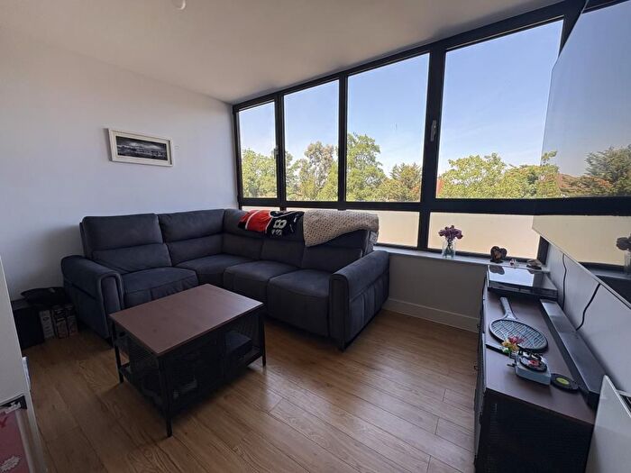 1 Bedroom Flat To Rent In Staines Road West, Sunbury-On-Thames, TW16
