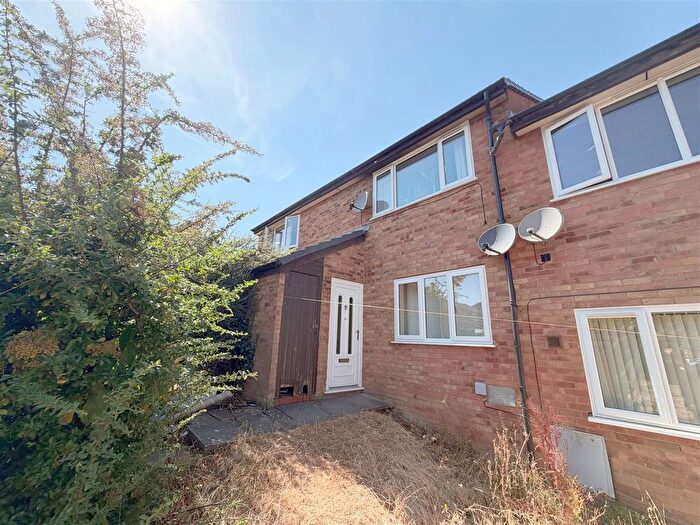 1 Bedroom Flat To Rent In Haldene, Two Mile Ash, Milton Keynes, MK8