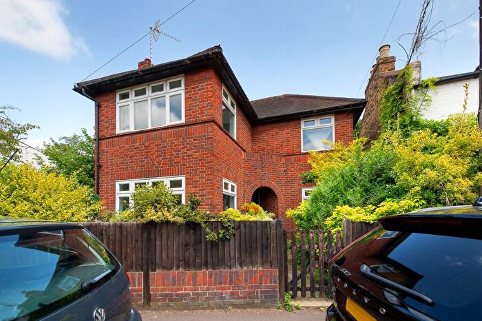 3 Bedroom Detached House To Rent In Queens Road, East Sheen, SW14