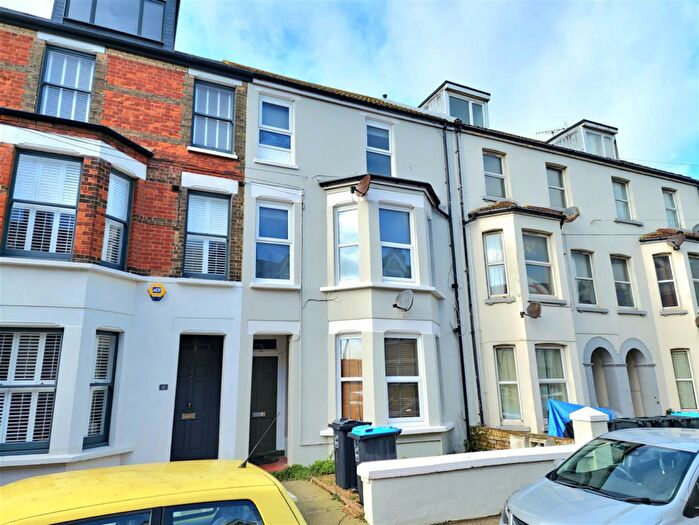 2 Bedroom Flat To Rent In Garfield Road, Margate, CT9