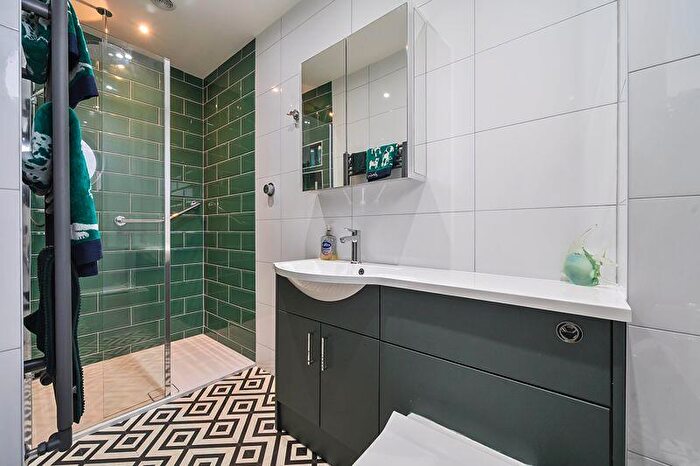 4 Bedroom Detached House For Sale In Newlands Way, Broadstone, BH18