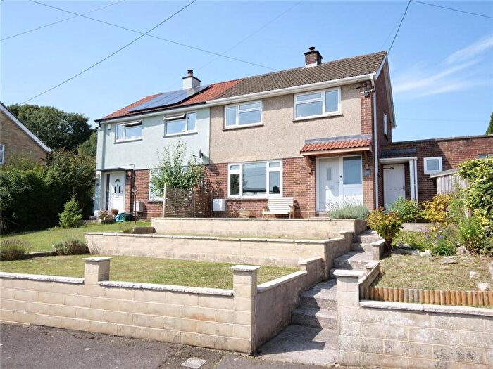 3 Bedroom Semi-Detached House For Sale In Rogers Close, Clutton, BS39