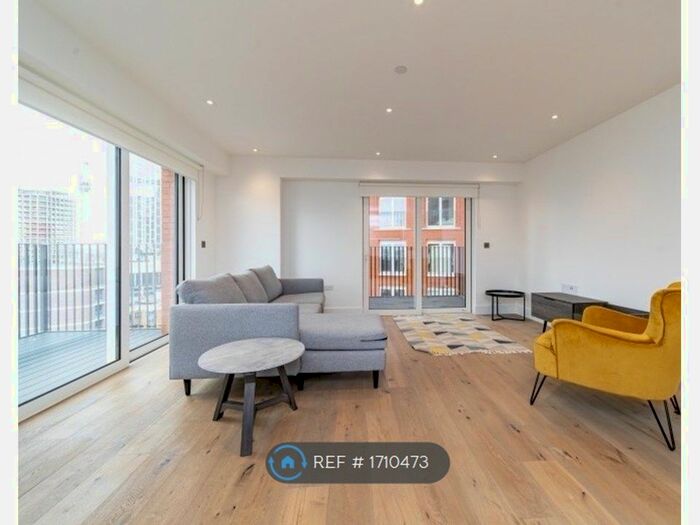 3 Bedroom Flat To Rent In Exchange Gardens, London, SW8