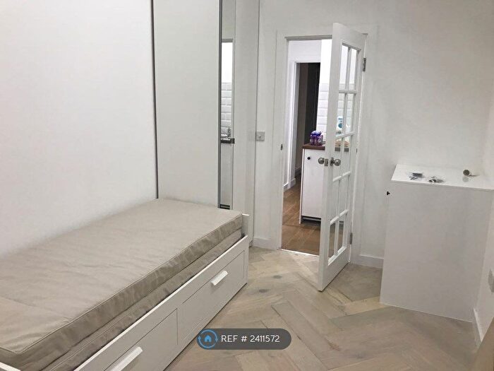 Studio To Rent In Taylor Road, Wallington, SM6