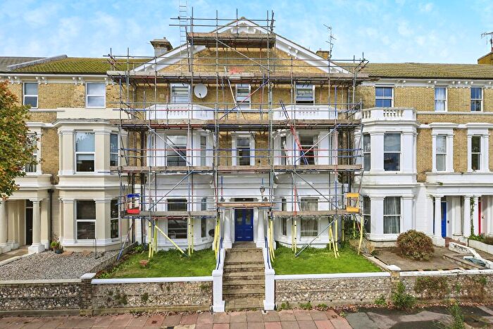 2 Bedroom Flat For Sale In Enys Road, Eastbourne, East Sussex, BN21