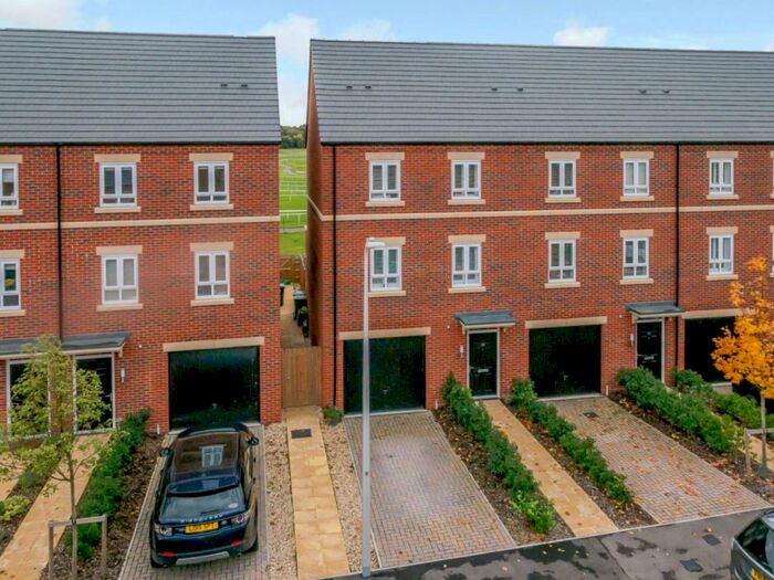 3 Bedroom Semi-Detached House To Rent In Fetlock Drive, Newbury, Berkshire, RG14