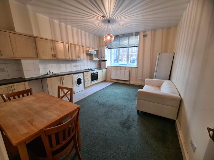 1 Bedroom Apartment To Rent In Lewisham Way, - Lewisham Way, New Cross, SE14