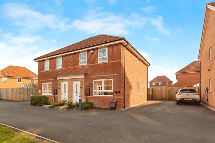 3 Bedroom Semi-Detached House For Sale In Squires Grove, Bingham, Nottingham, Nottinghamshire, NG13