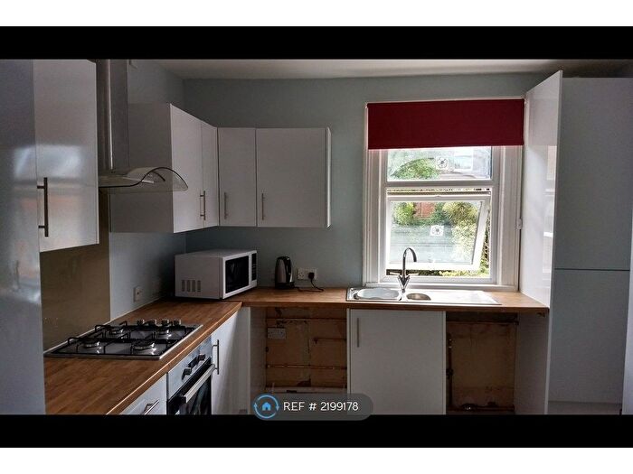 2 Bedroom Flat To Rent In Mostyn Road, Colwyn Bay, LL29