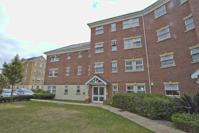 2 Bedroom Flat To Rent In Morton Close, Hillingdon, UB8