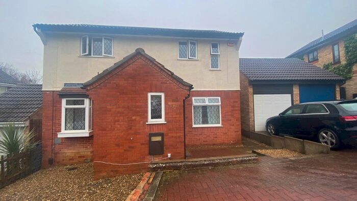 4 Bedroom Property To Rent In Crestwood Gardens, Northampton NN3