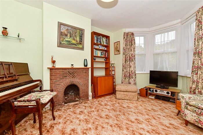 4 Bedroom Detached House For Sale In Baldwins Hill, Loughton, Essex, IG10