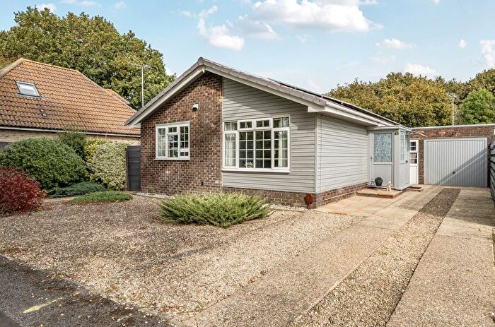 3 Bedroom Detached Bungalow For Sale In Wakefield Way, Aldwick, PO21