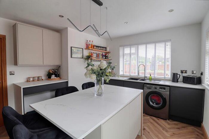 3 Bedroom Detached Bungalow For Sale In Ermine Street, Broughton, DN20