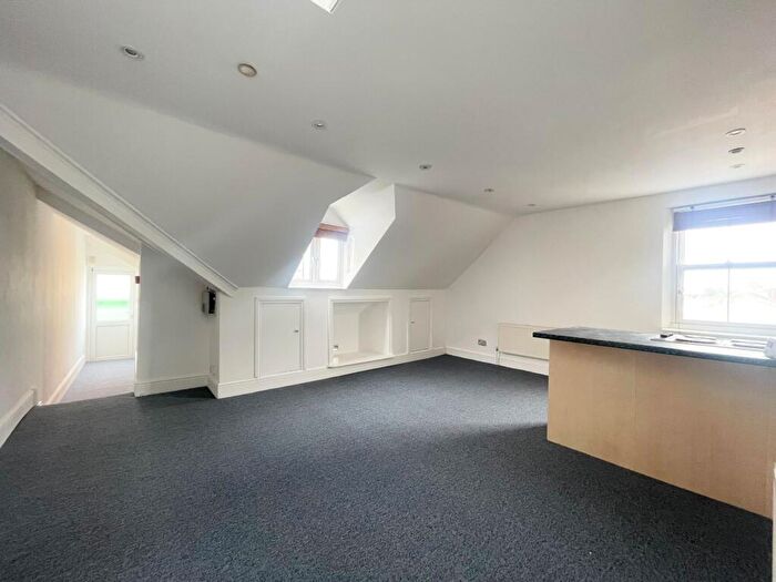 1 Bedroom Flat To Rent In Conway Street -, S22