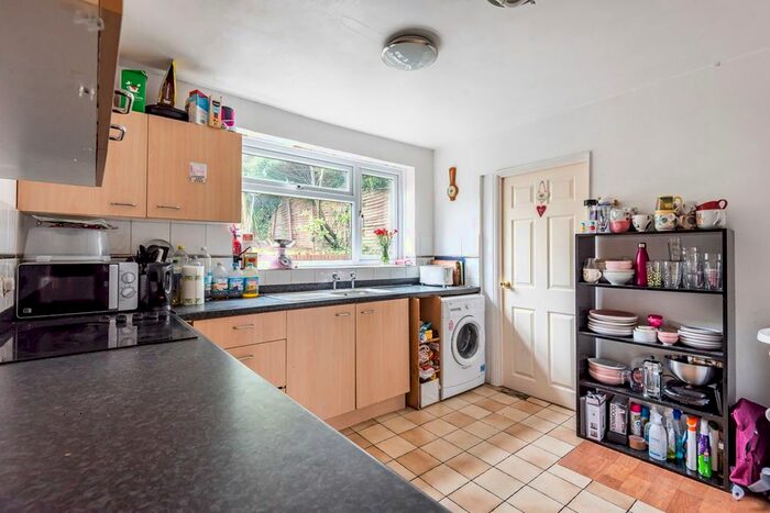 5 Bedroom Semi-Detached House To Rent In Cabell Road, Guildford, GU2