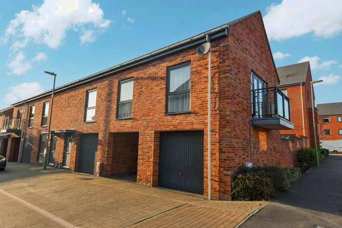 2 Bedroom Property To Rent In Dexter Drive, Waterlooville PO7