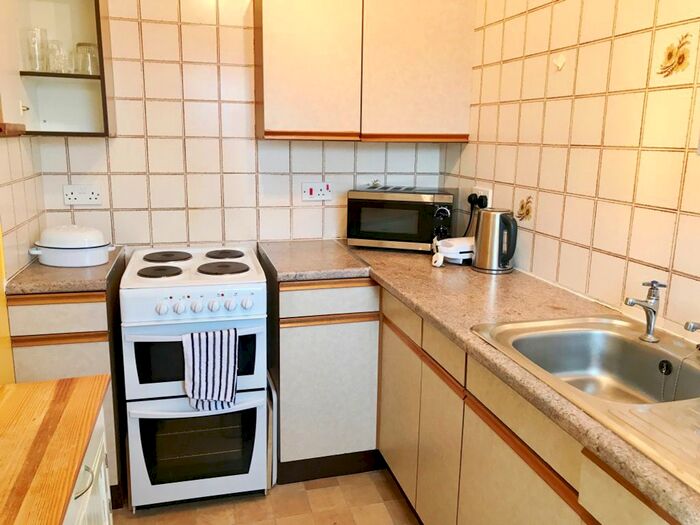 1 Bedroom Flat For Sale In Delves House, Delves Close, Lewes, East Sussex, BN8