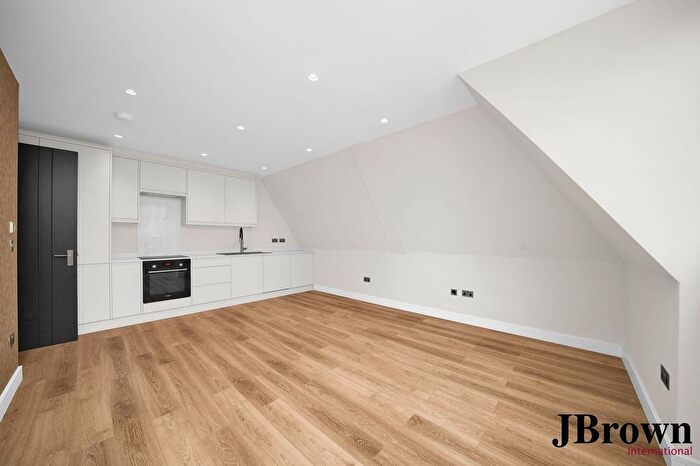 2 Bedroom Flat To Rent In Park Lane, Croydon, Surrey, CR0