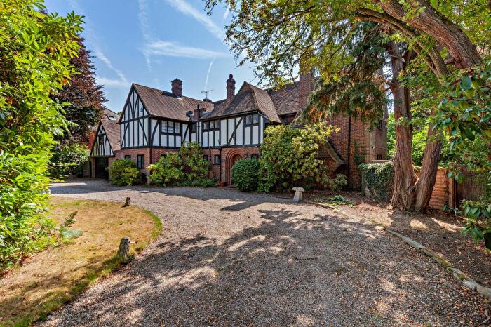 4 Bedroom Detached House For Sale In Priests Lane, Shenfield, Brentwood, Essex, CM15