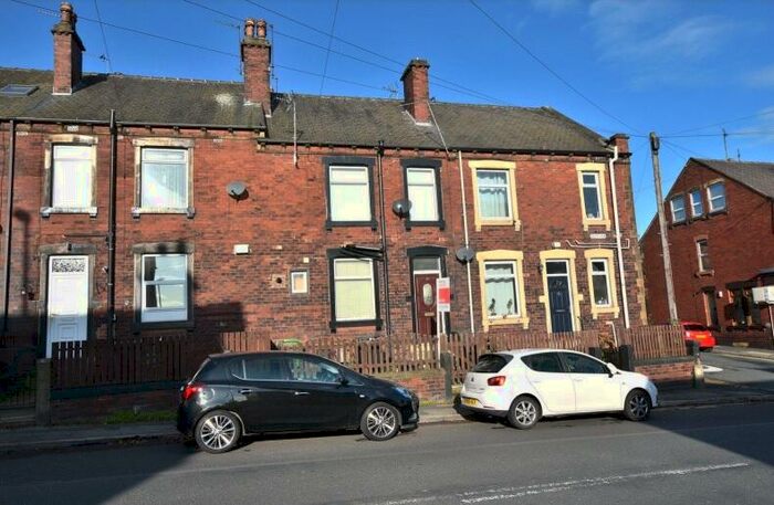 2 Bedroom Terraced House To Rent In South View, Churwell, Morley, Leeds, LS27
