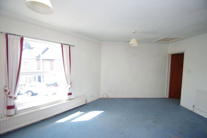 1 Bedroom Flat To Rent In Leavesden Road, Watford, WD24