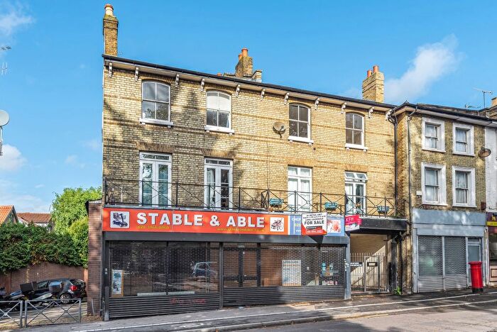 2 Bedroom Flat To Rent In Kingston Hill, Kingston Upon Thames, Surrey, KT2