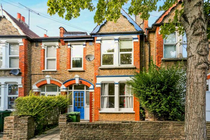 1 Bedroom Apartment To Rent In Newbury Road, Highams Park, E4