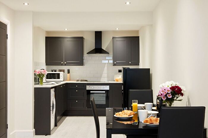 2 Bedroom Block Of Flats For Sale In Firs Parade, Matlock, DE4