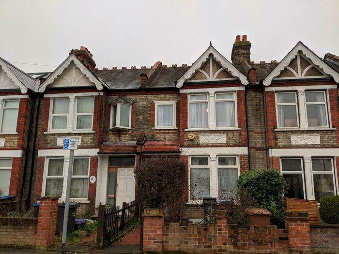2 Bedroom House To Rent In Tamworth Park, Mitcham, CR4