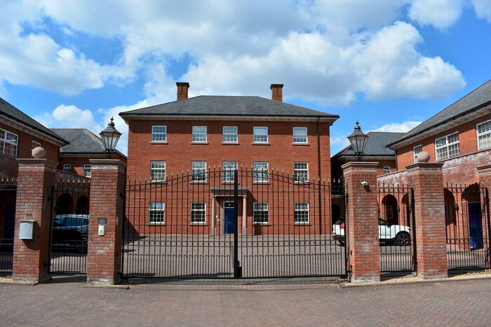 2 Bedroom Flat To Rent In Brackenwood Mews, Wychwood Park, CW2