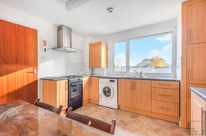 4 Bedroom Terraced House To Rent In Park Barn Drive, Guildford, GU2