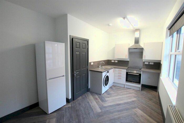 1 Bedroom Flat To Rent In Hazelwood Road, Northampton, NN1