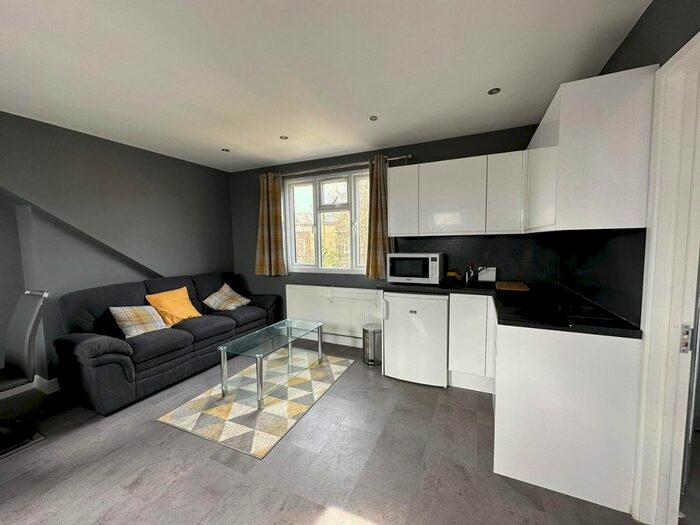 1 Bedroom Studio To Rent In College Park Close, Lewisham, SE13