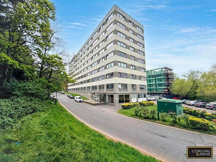 1 Bedroom Apartment For Sale In Hubert Road, Brentwood, Essex, CM14