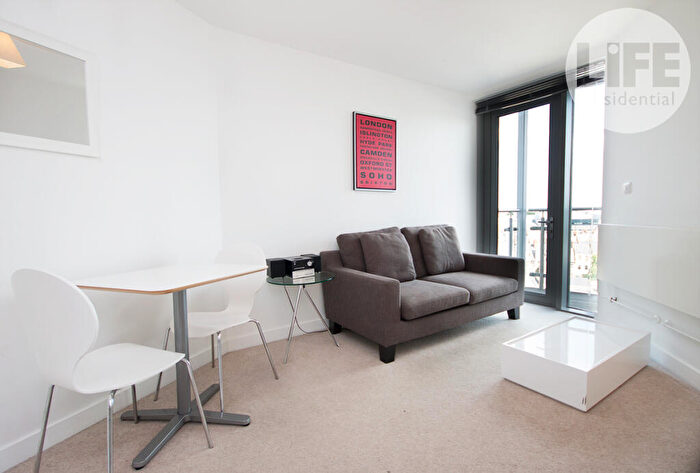 1 Bedroom Apartment To Rent In Foundry Court, Plumbers Row, London, E1
