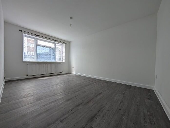 2 Bedroom Property To Rent In Staines Road, Feltham, TW14