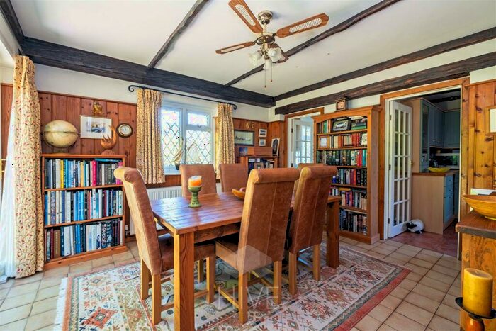 4 Bedroom Detached House For Sale In Monkton Close, Ferndown, BH22