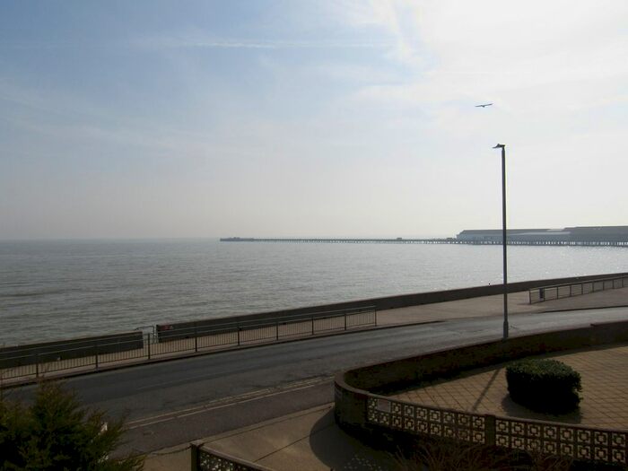 1 Bedroom Flat To Rent In The Parade, Walton On The Naze, CO14
